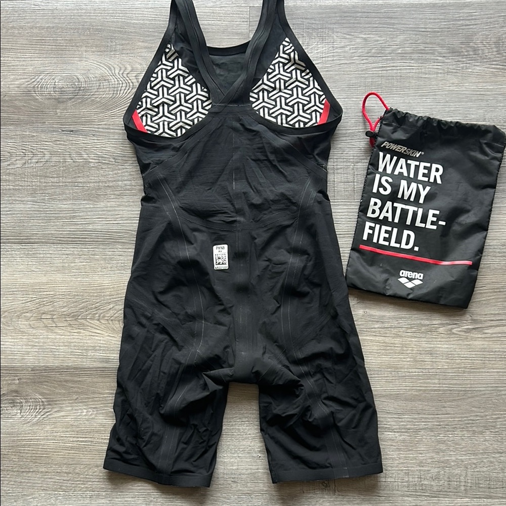 Arena Carbon Glide Tech Suit-size 24!